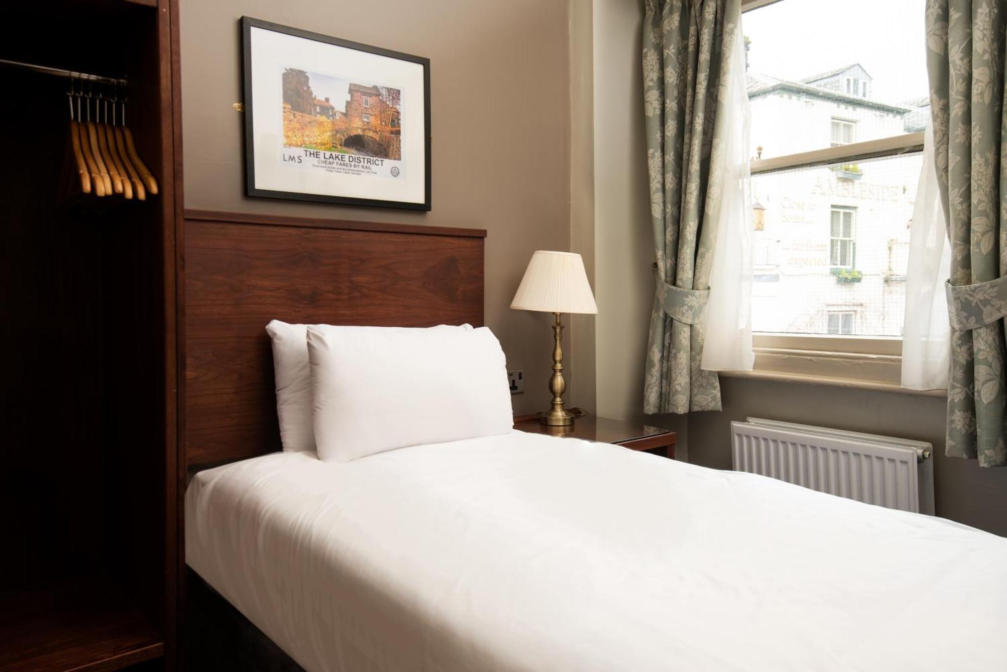 The Ambleside Inn - The Inn Collection Group Room photo